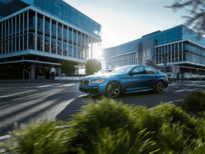 BMW 5 Series vs Lexus GS Mobile AL