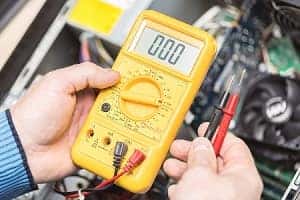 how to use multimeter to test battery