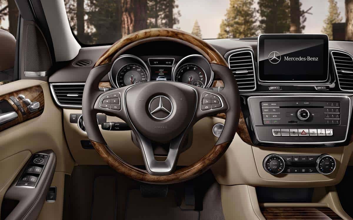 Mercedes-Benz GLE Dashboard